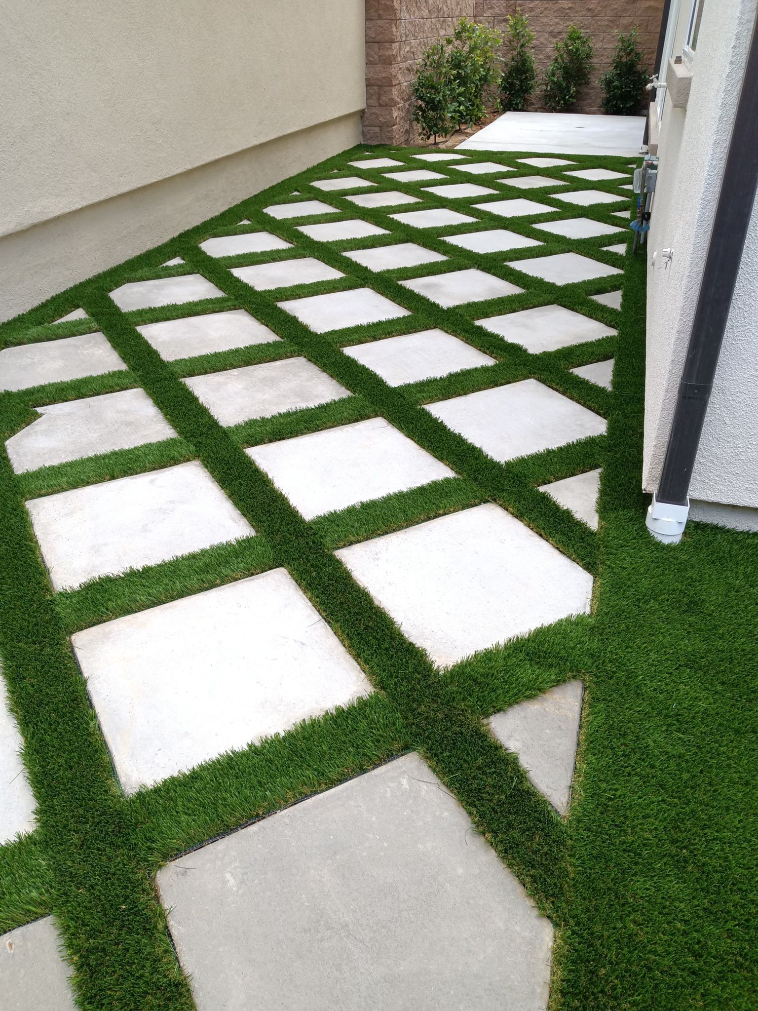 Diamond Stepping Stone Pattern in Turf